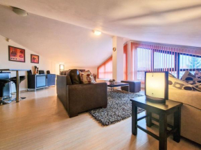 Glazne River View - 2BDR & 2BTHR Flat with a View